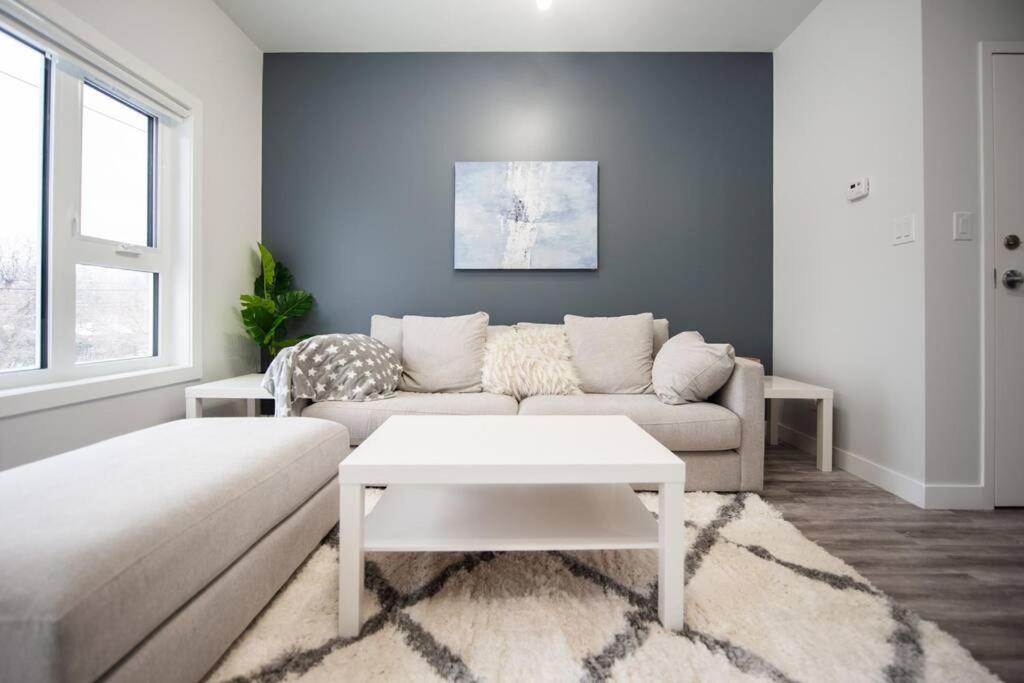 Upscale 2 bedroom Townhouse near Univ of Manitoba - Housity