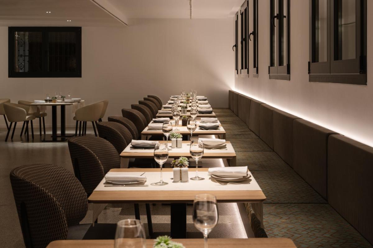Un restaurante o sitio para comer en Áurea Palacio de Correos by Eurostars Hotel Company