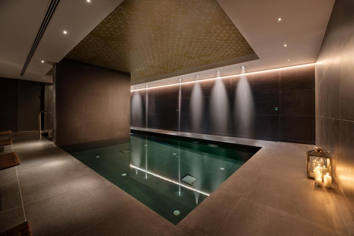 Piscina en o cerca de Áurea Palacio de Correos by Eurostars Hotel Company