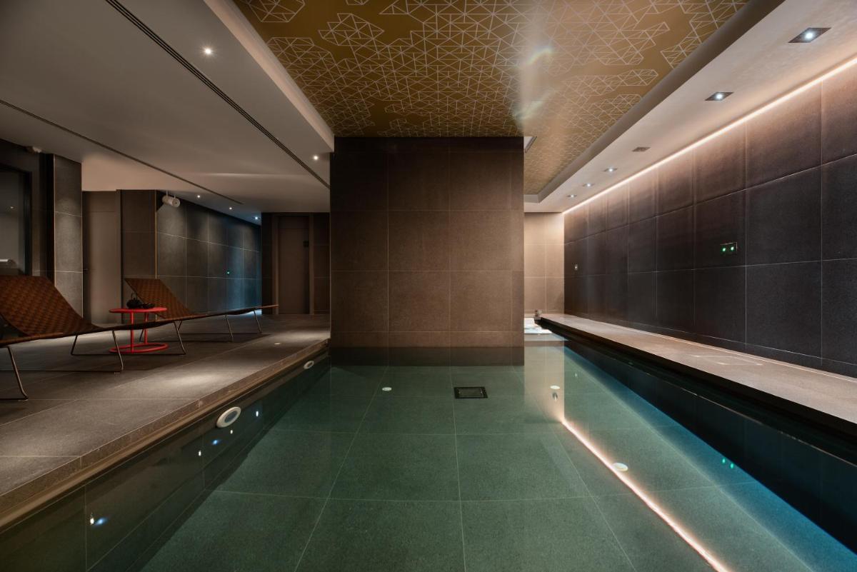 Piscina en o cerca de Áurea Palacio de Correos by Eurostars Hotel Company