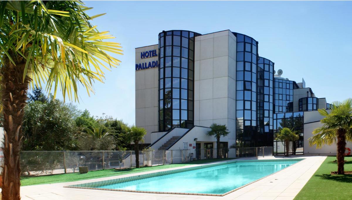 Piscine de l'établissement Hotel Palladia ou située à proximité