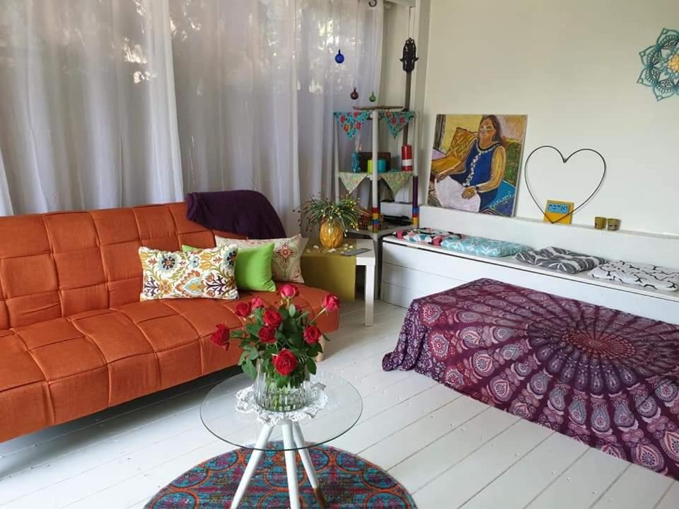 בית קטן צבעוני וחדש על הואדי - Housity