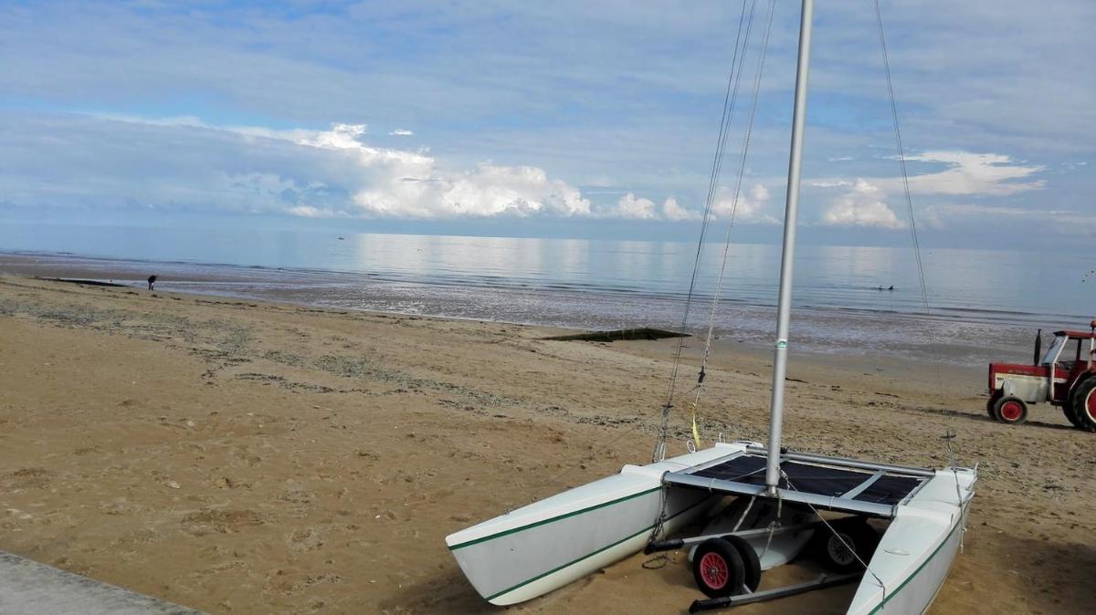 Great Family House, 80 m to the sea, in Normandie - Housity