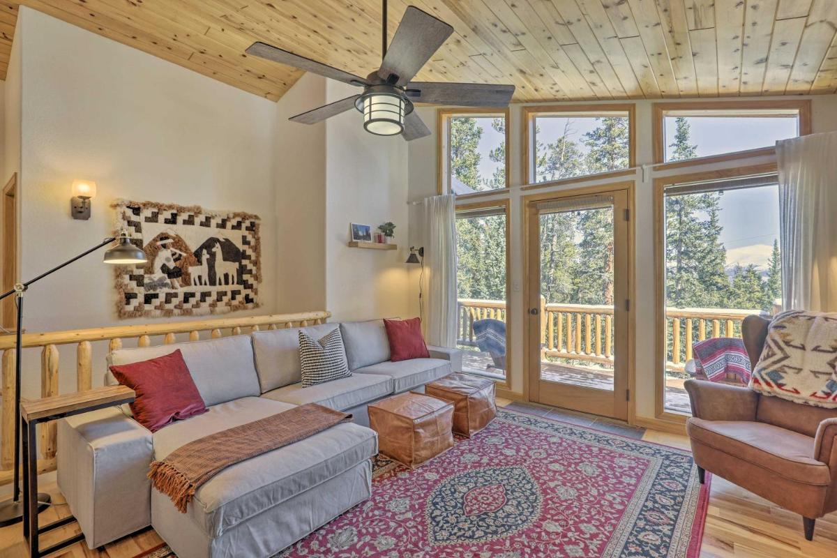 Idyllic Fairplay Cabin with Mt Silverheels View - Housity