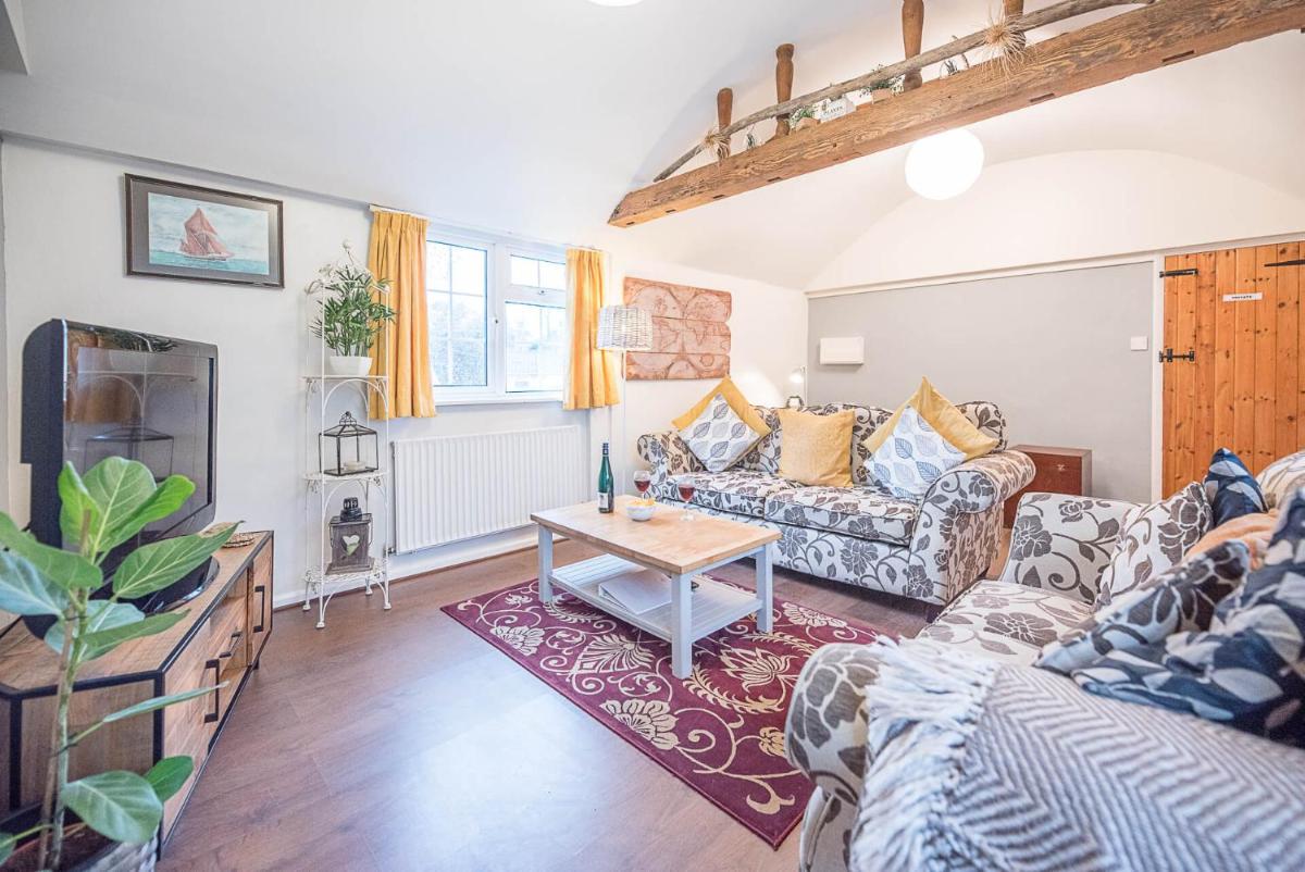 Suncatch Corner, Saxmundham - Housity