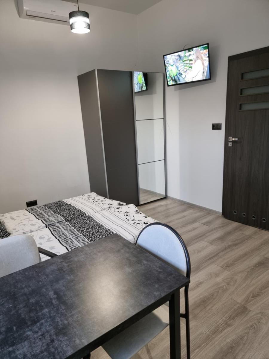 Noclegi 24/h Leszczynek - Housity