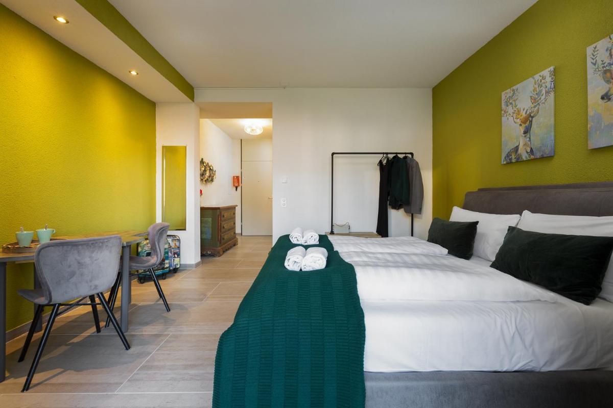 Monolocale con terrazzo vista lago Via Cassarinetta 7 by LR - Housity