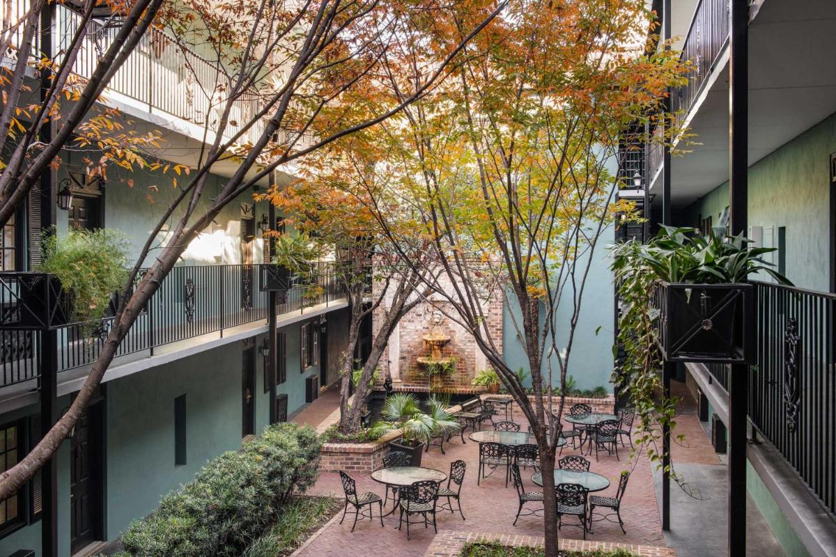 Indigo Inn - Housity