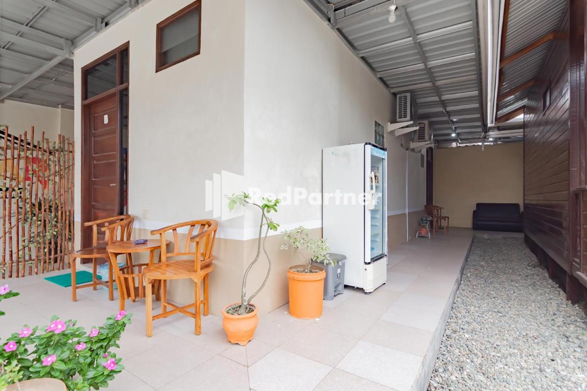Langkar Guest House Syariah Mitra RedDoorz - Housity