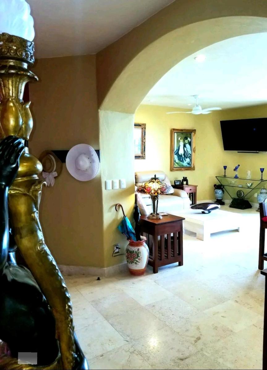 Villa Jaguar Beachfront Luxery 2b2bth SUPER LUX Pool jacuzzi - Housity