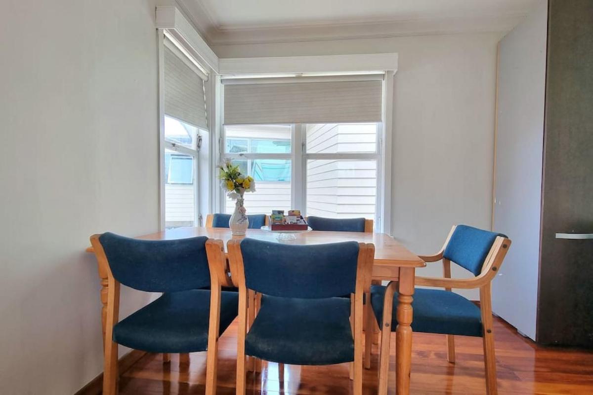 Family Gem in Hillsborough with Free Parking - Housity