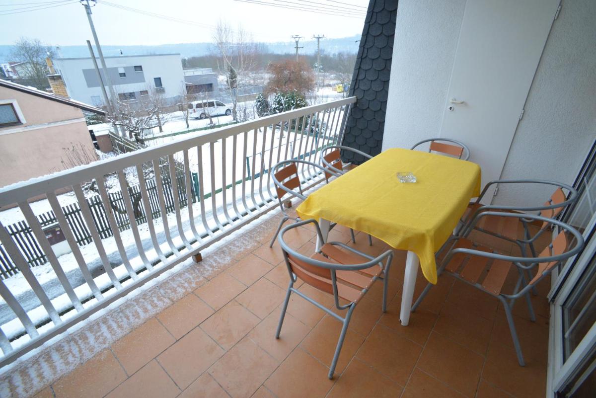 Apartment near Lake in Pilsen - Housity