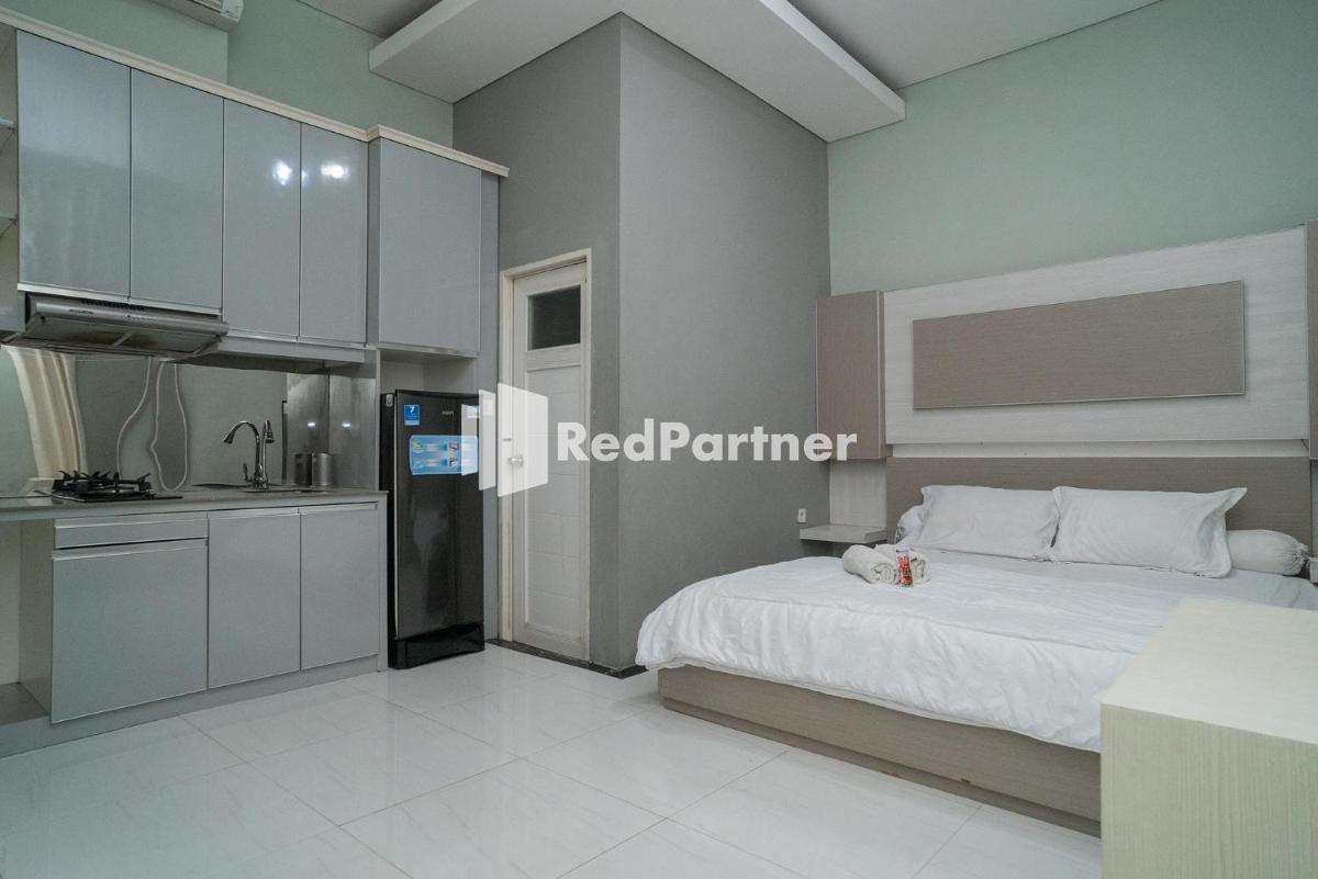 Yayah Rooms Bogor Syariah Mitra RedDoorz - Housity