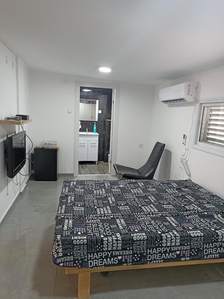 שמילה אירוח 1 - Housity