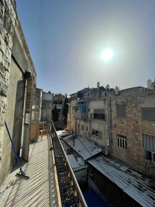 Private Room with balcony in the heart of Haifa - Housity