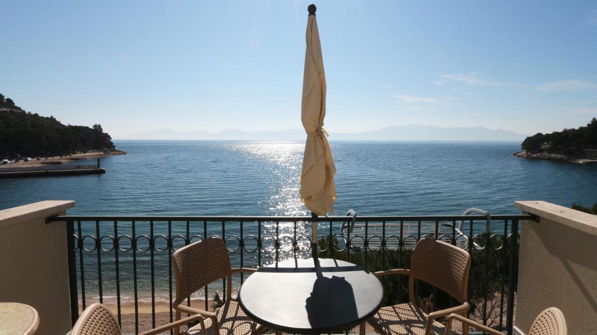 Apartments on the beach-Drvenik - Housity