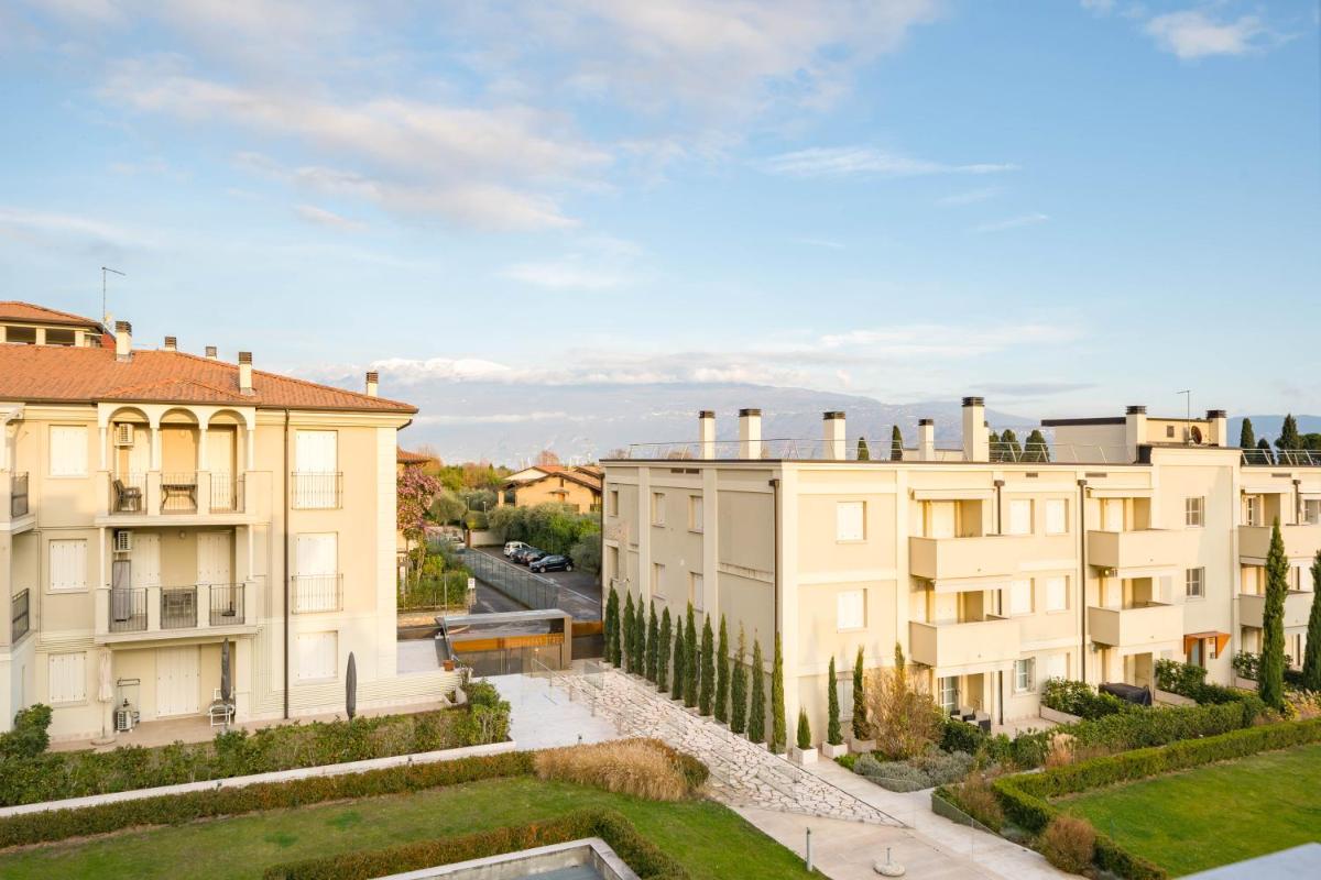 PooL - Relais Fasanella - by Host4U - Housity