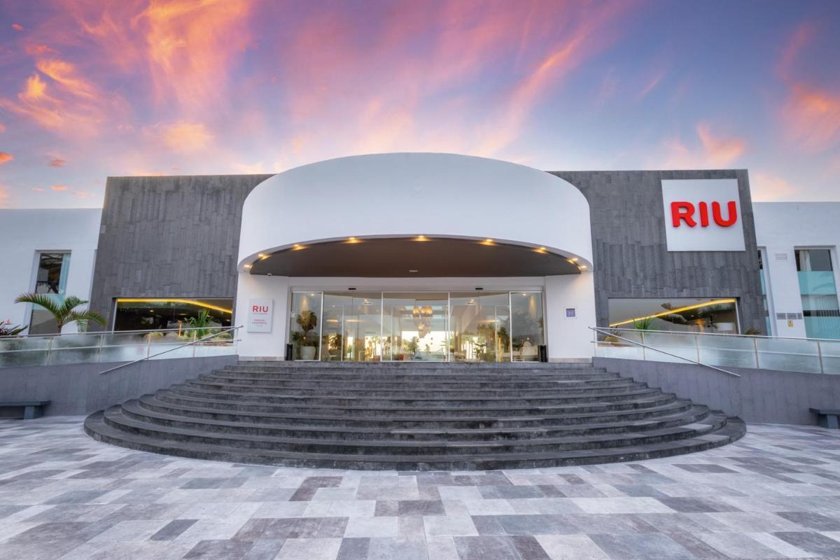 Imagen de la galería de Hotel Riu Paraiso Lanzarote - All Inclusive, en Puerto del Carmen