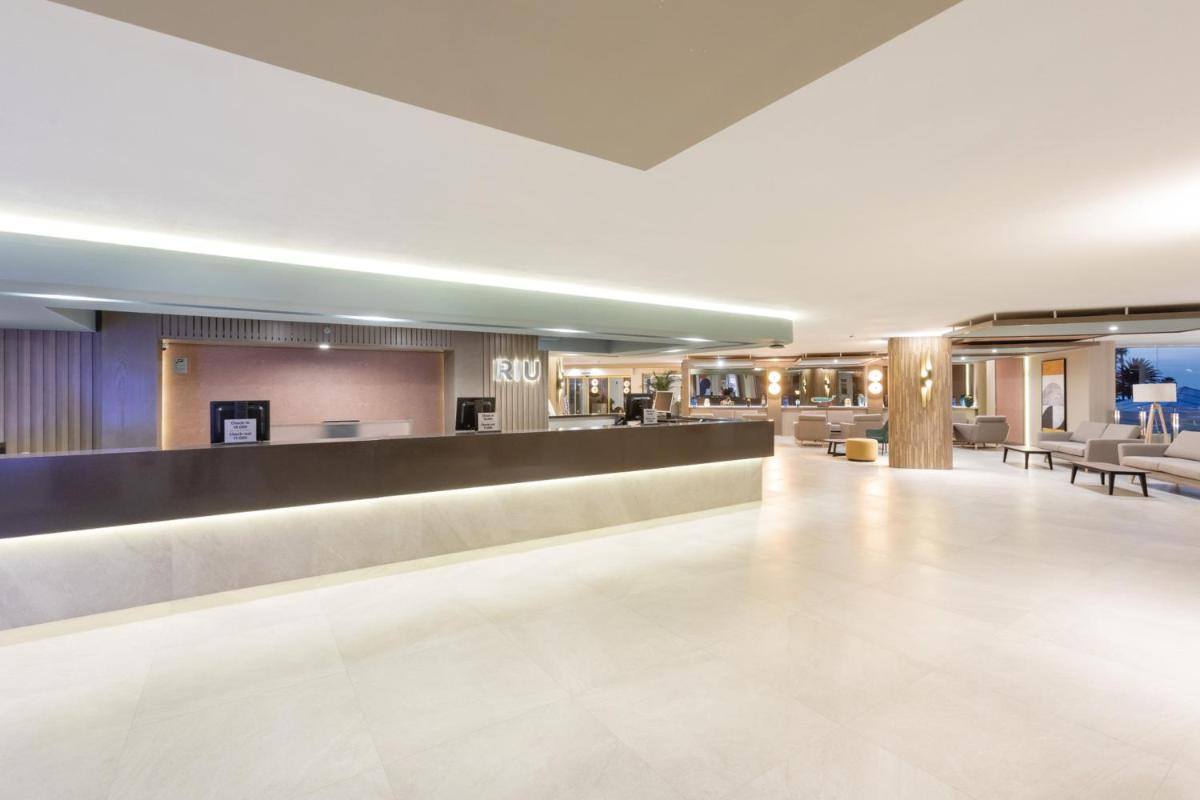 Imagen de la galería de Hotel Riu Paraiso Lanzarote - All Inclusive, en Puerto del Carmen