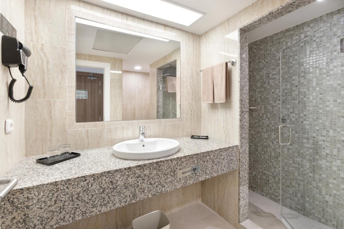 Un baño de Hotel Riu Paraiso Lanzarote - All Inclusive