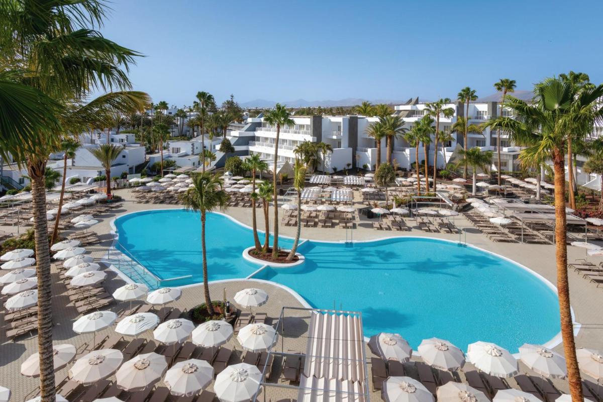 Piscina en o cerca de Hotel Riu Paraiso Lanzarote - All Inclusive