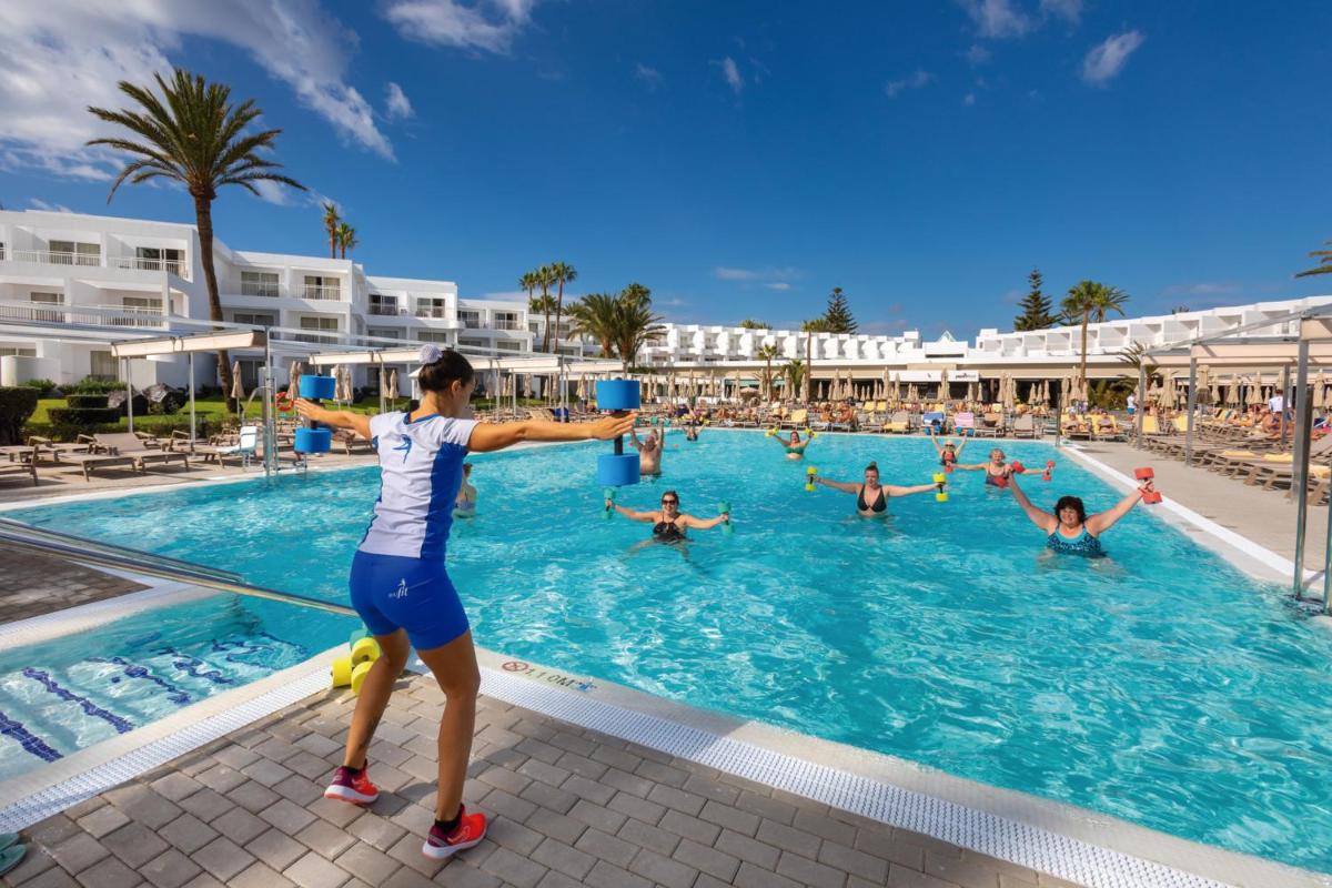 Clientes alojados en Hotel Riu Paraiso Lanzarote - All Inclusive