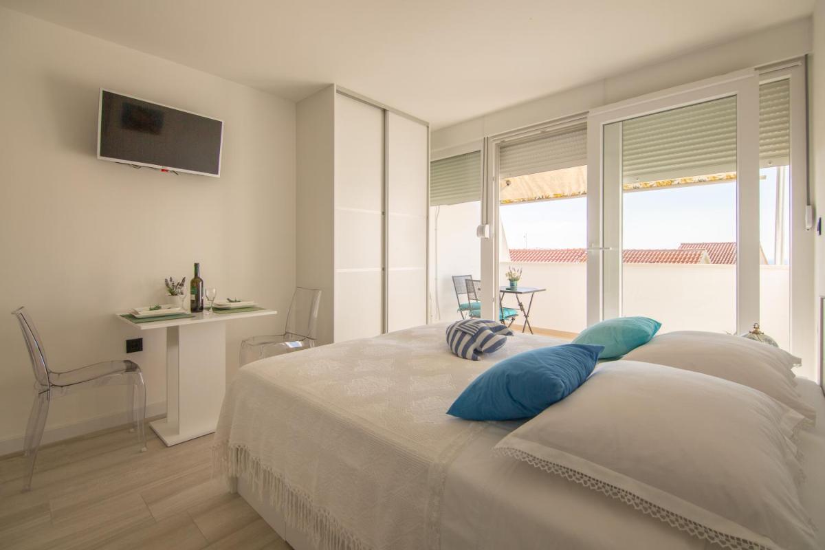 Apartments Nona Draga - Housity