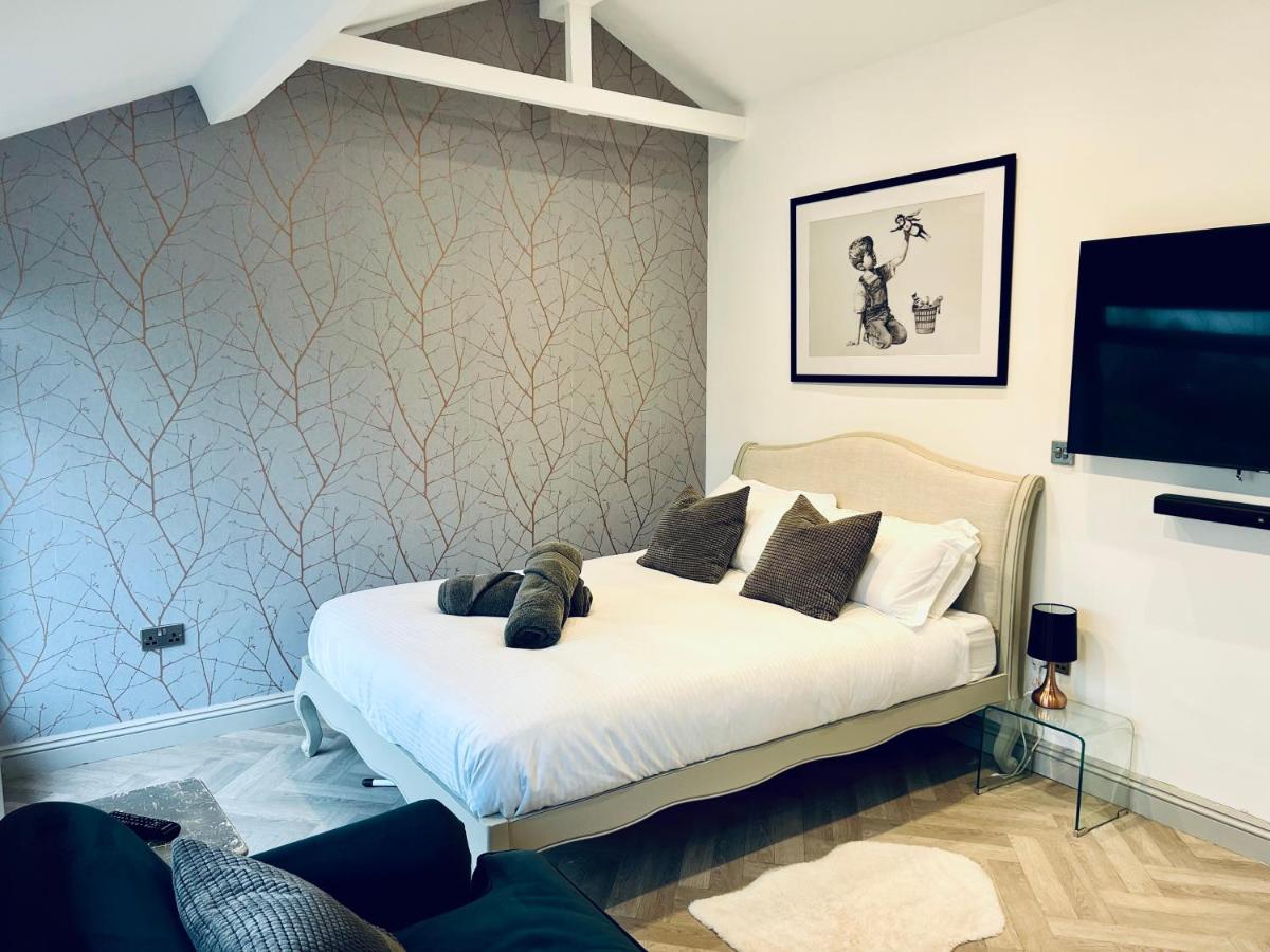 Secluded studio apartment with private gated access- The Pavilion - Housity