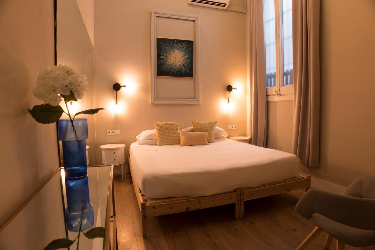 Cami Gallery Barcelona - Housity