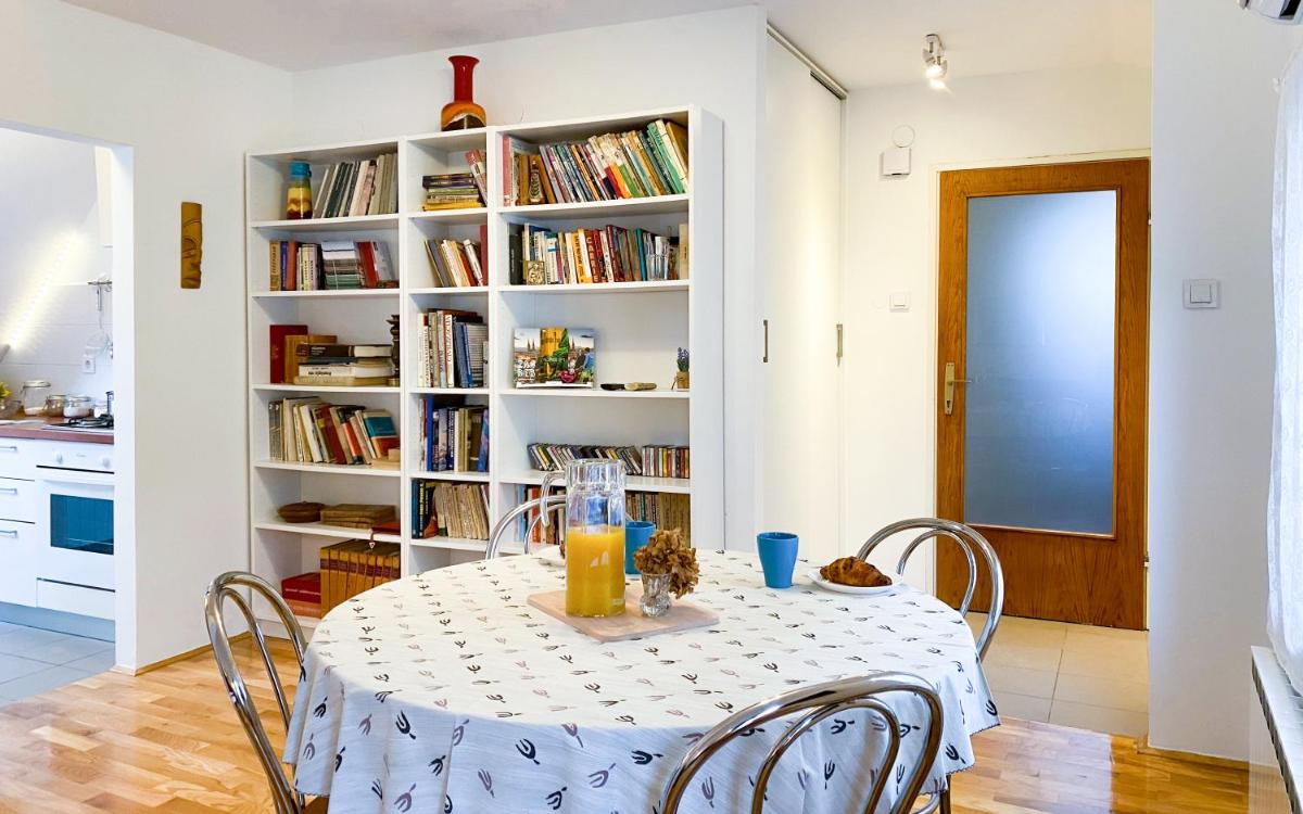 Apartment Mletačka - Housity