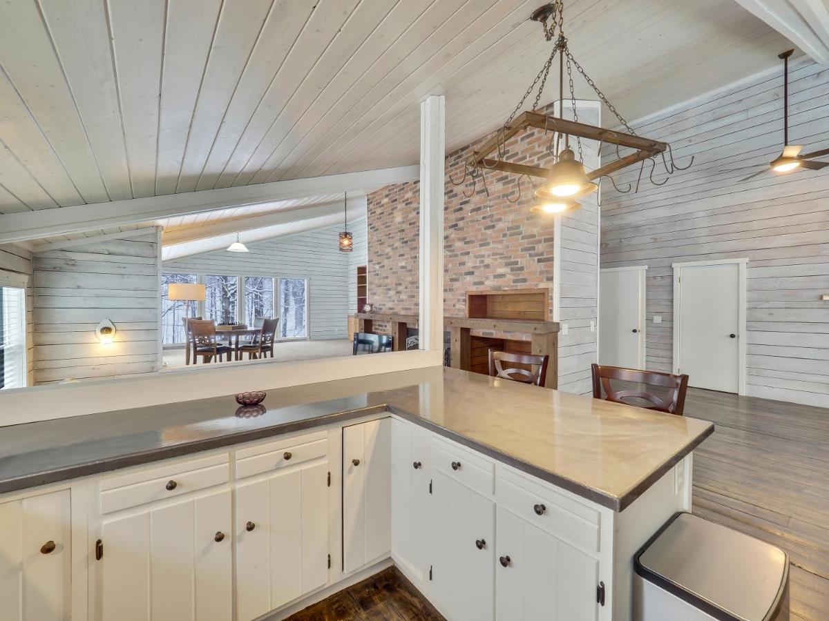 Springbrook Hideaway - Housity