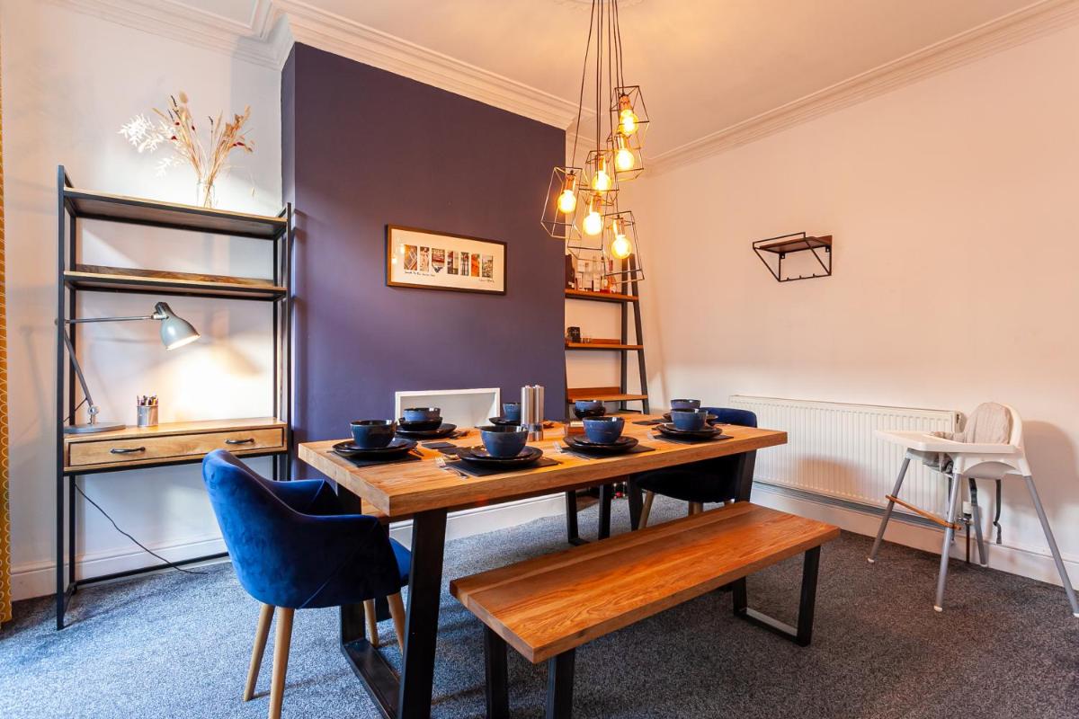 Large and Luminous Liverpool Home With Garden - Housity