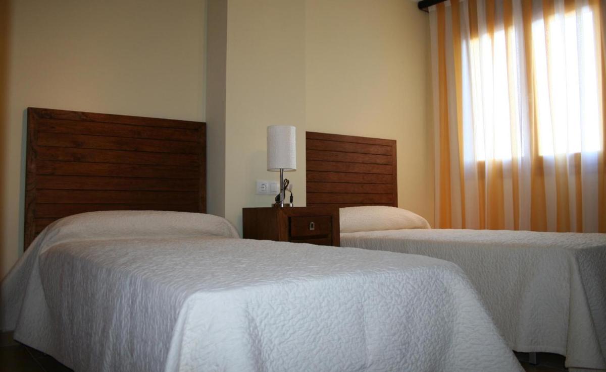 Hostal La Cerollera - Housity