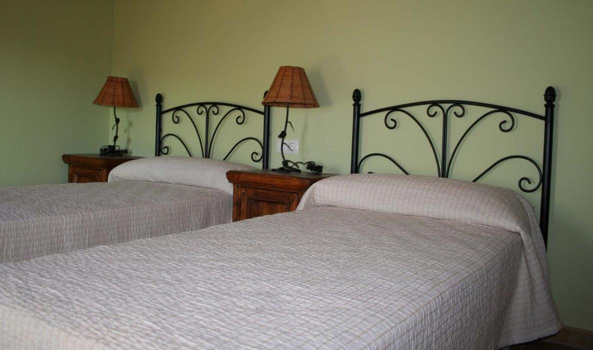 Hostal La Cerollera - Housity