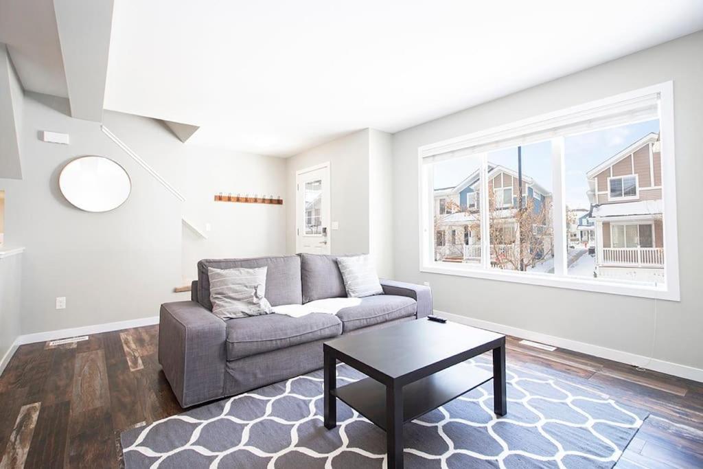 Modern 3 bedrooms townhouse in Southpoint - Housity
