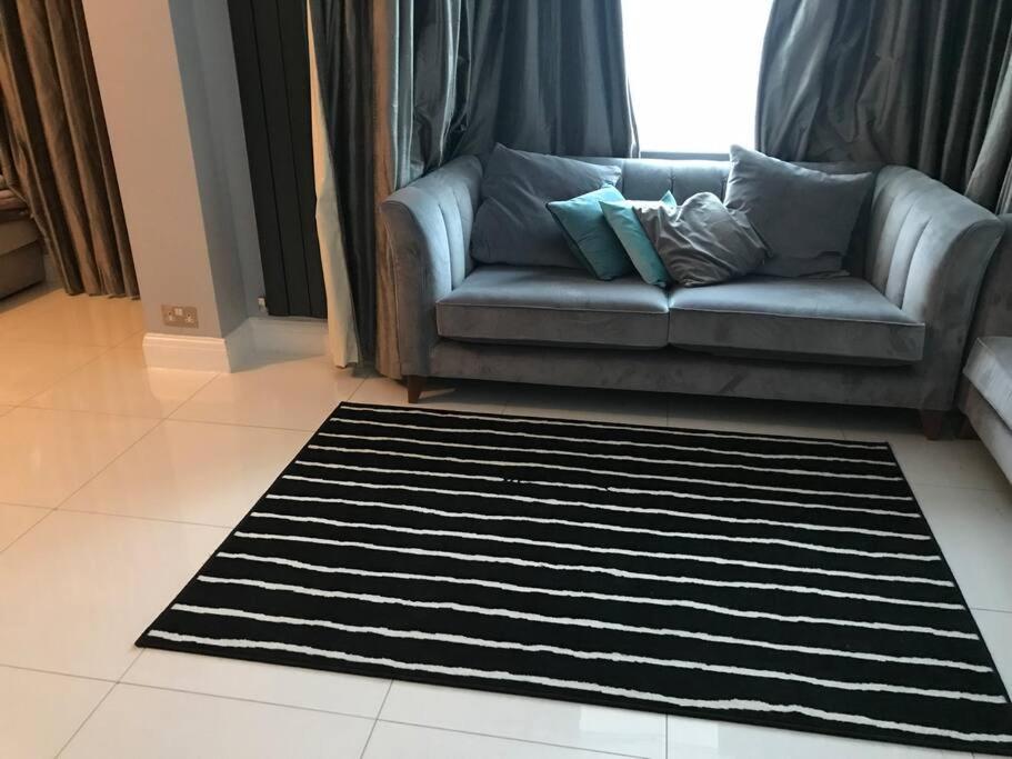 Luxury House in Pinner, 30 min to Central London!! - Housity