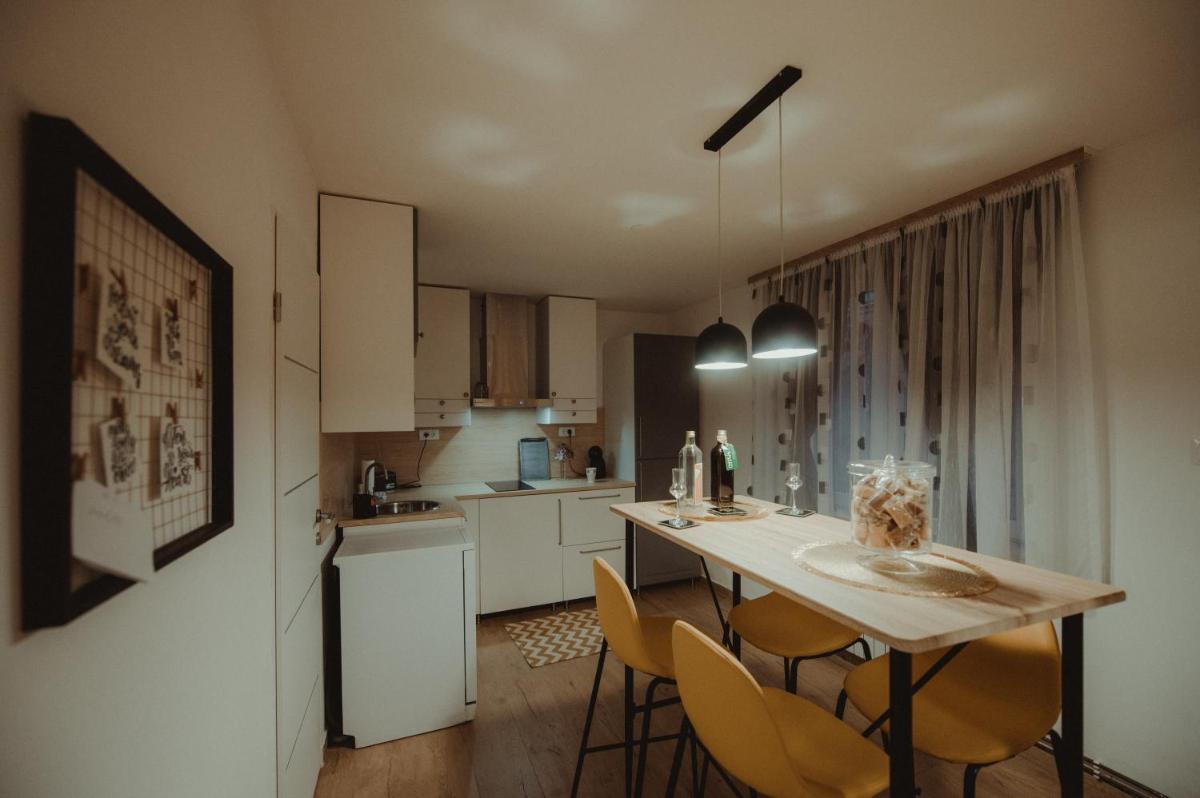 Kućica - Housity