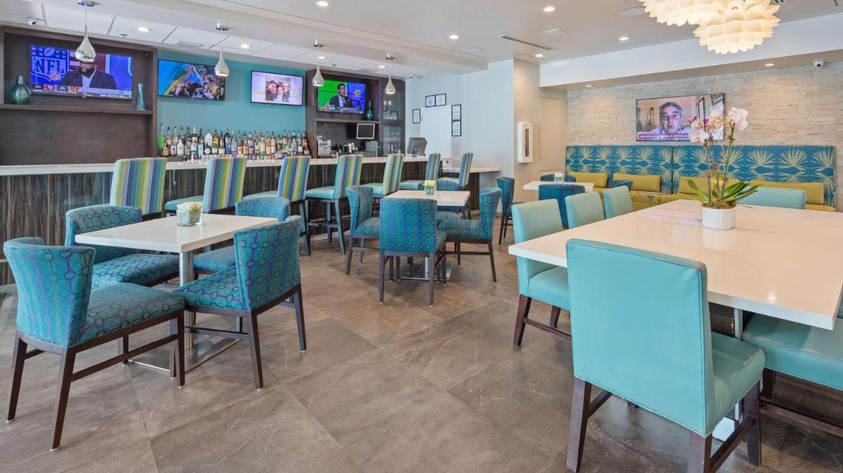 Best Western Plus Oceanside Inn - Housity