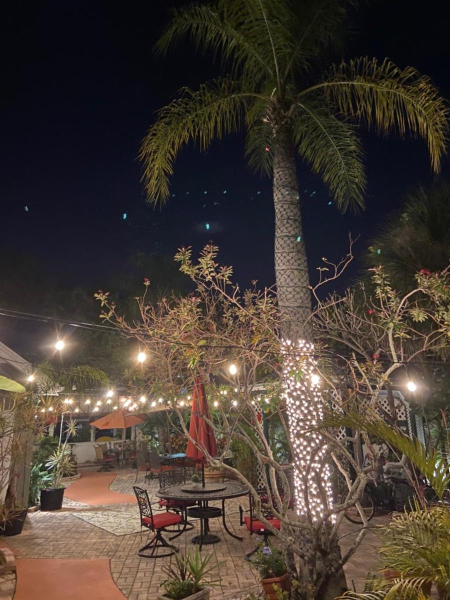 Sea Breeze Manor Inn - Housity