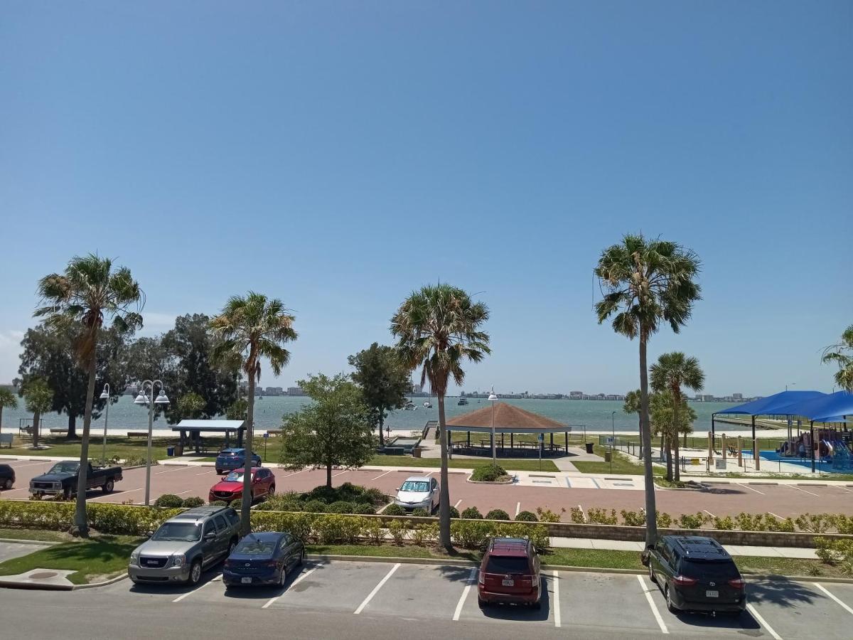 Sea Breeze Manor Inn - Housity