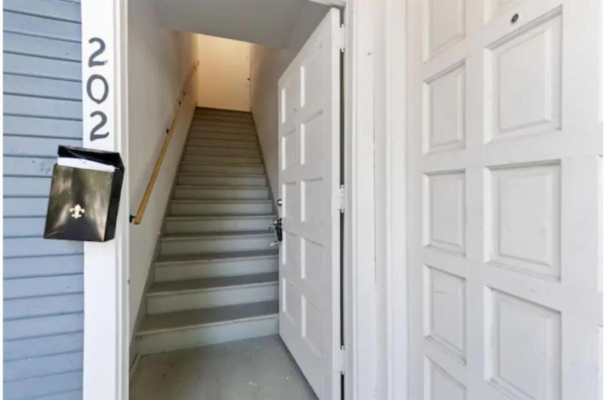 Impressive Cozy Historic 2BR Apt Near Downtown - Housity