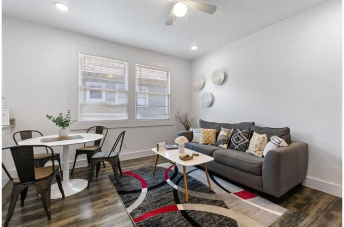 Impressive Cozy Historic 2BR Apt Near Downtown - Housity