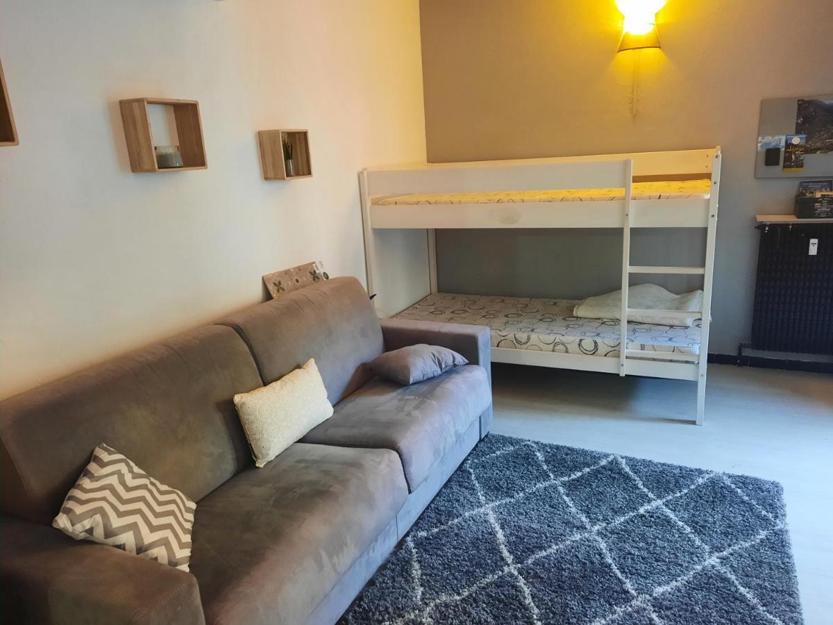 Studio rénové au cœur du village - Housity