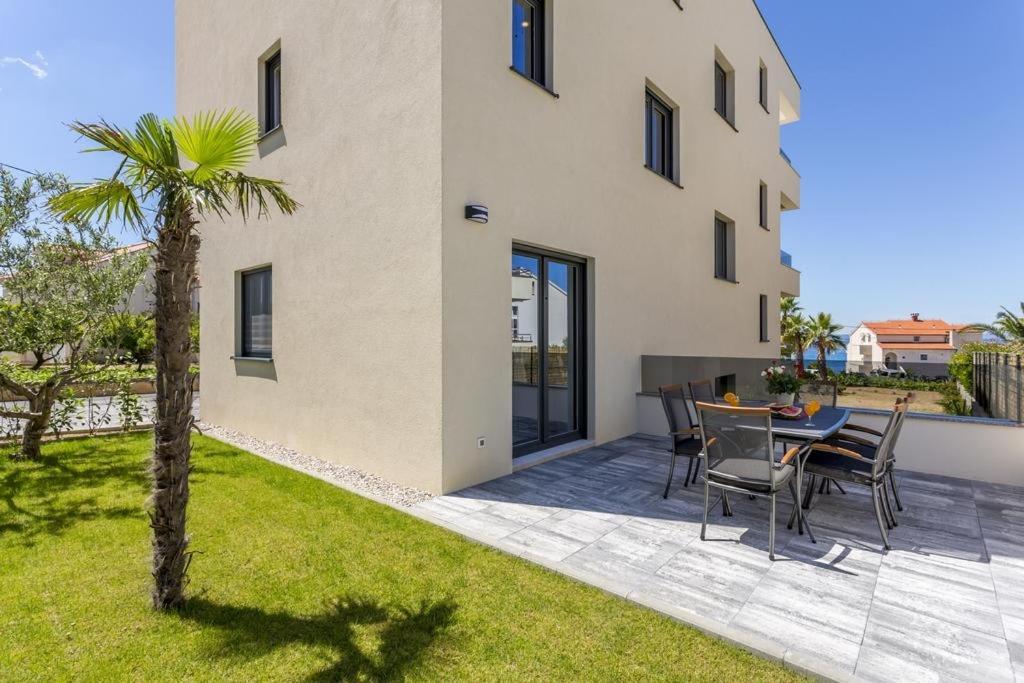 Apartment in Podstrana-Sv Martin with sea view, terrace, air conditioning, WiFi 4777-1 - Housity
