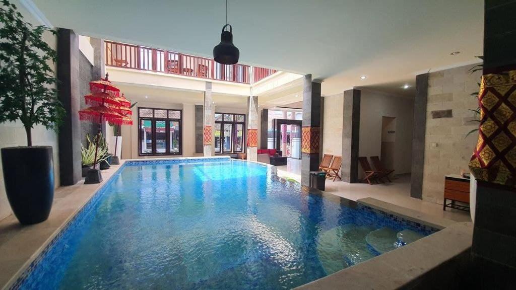 Grand Puri Hotel - Housity
