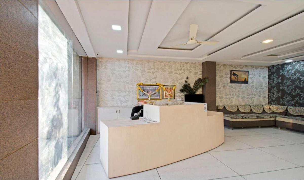 Hotel Aaradhy - Housity