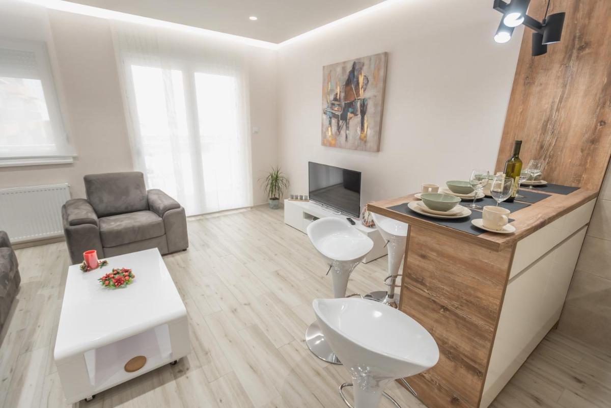Apartment Ekatarina - Housity