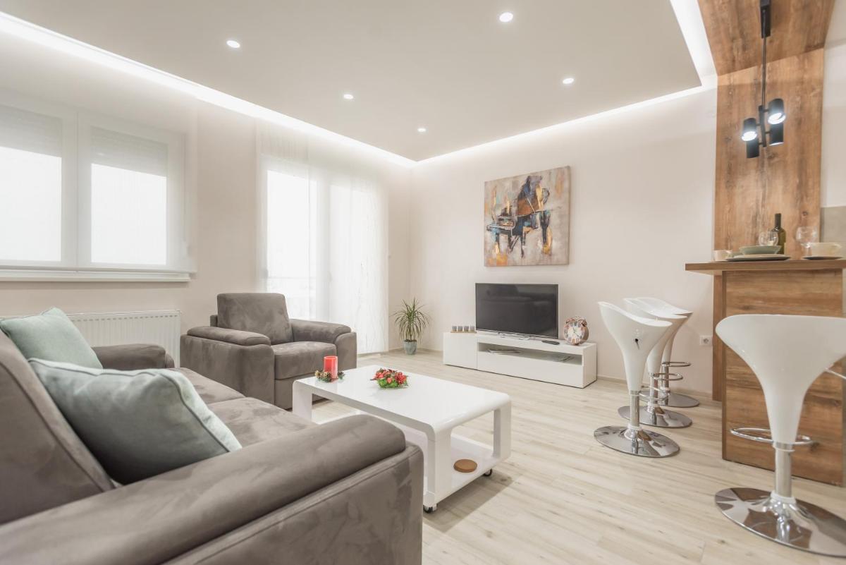 Apartment Ekatarina - Housity
