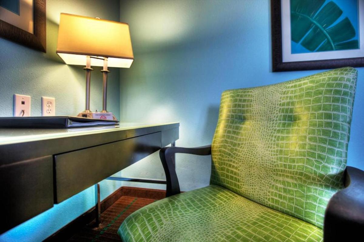 Holiday Inn Hotel & Suites Ocala Conference Center by IHG - Housity