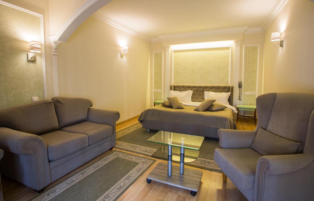 Spa-Hotel Myslyvskiy Dvir - Housity
